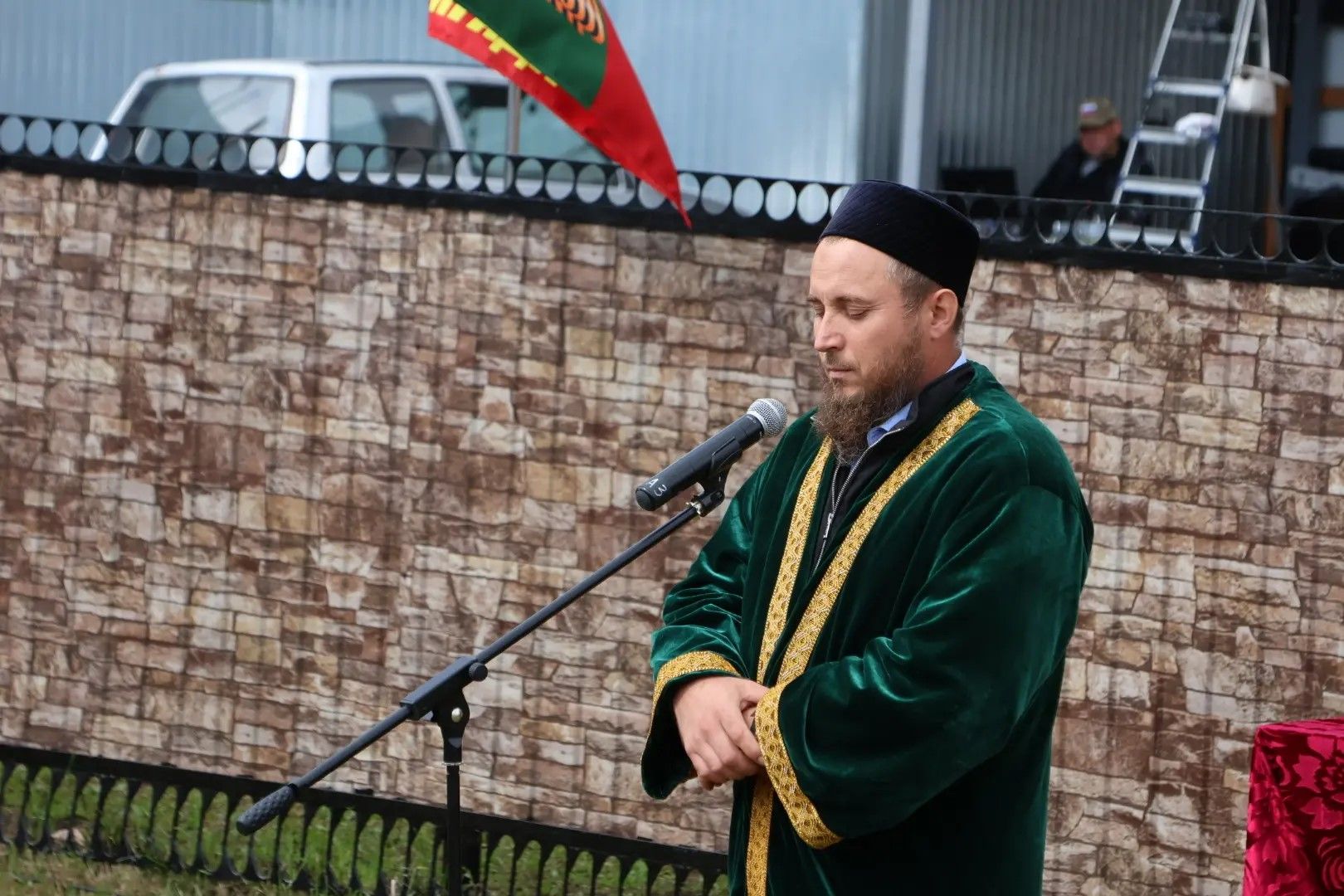 Иске Айман авылында махсус хәрби операциядә һәлак булган Әхмәтшин Альберт Әнвәр улына хәтер тактасы куелды
