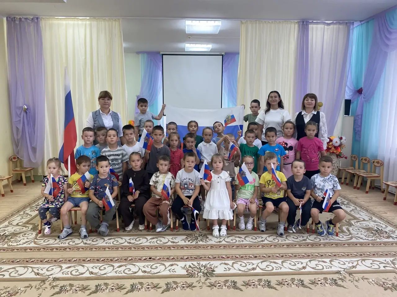 «Умырзая» балалар бакчасы — патриотлар үстерә!