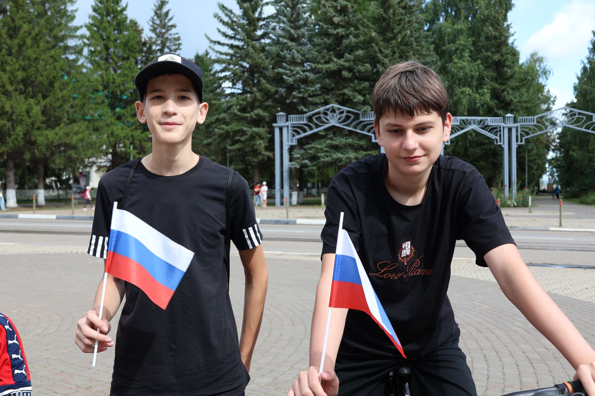 Россия флагы астында – бердәм без: Актанышта бәйрәм велойөреше