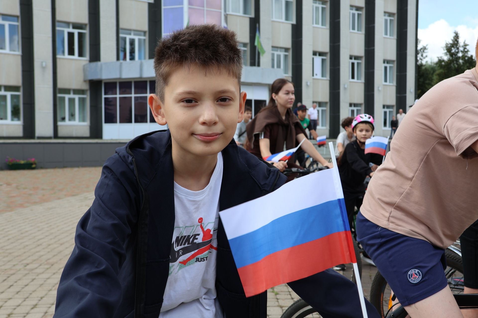Россия флагы астында – бердәм без: Актанышта бәйрәм велойөреше