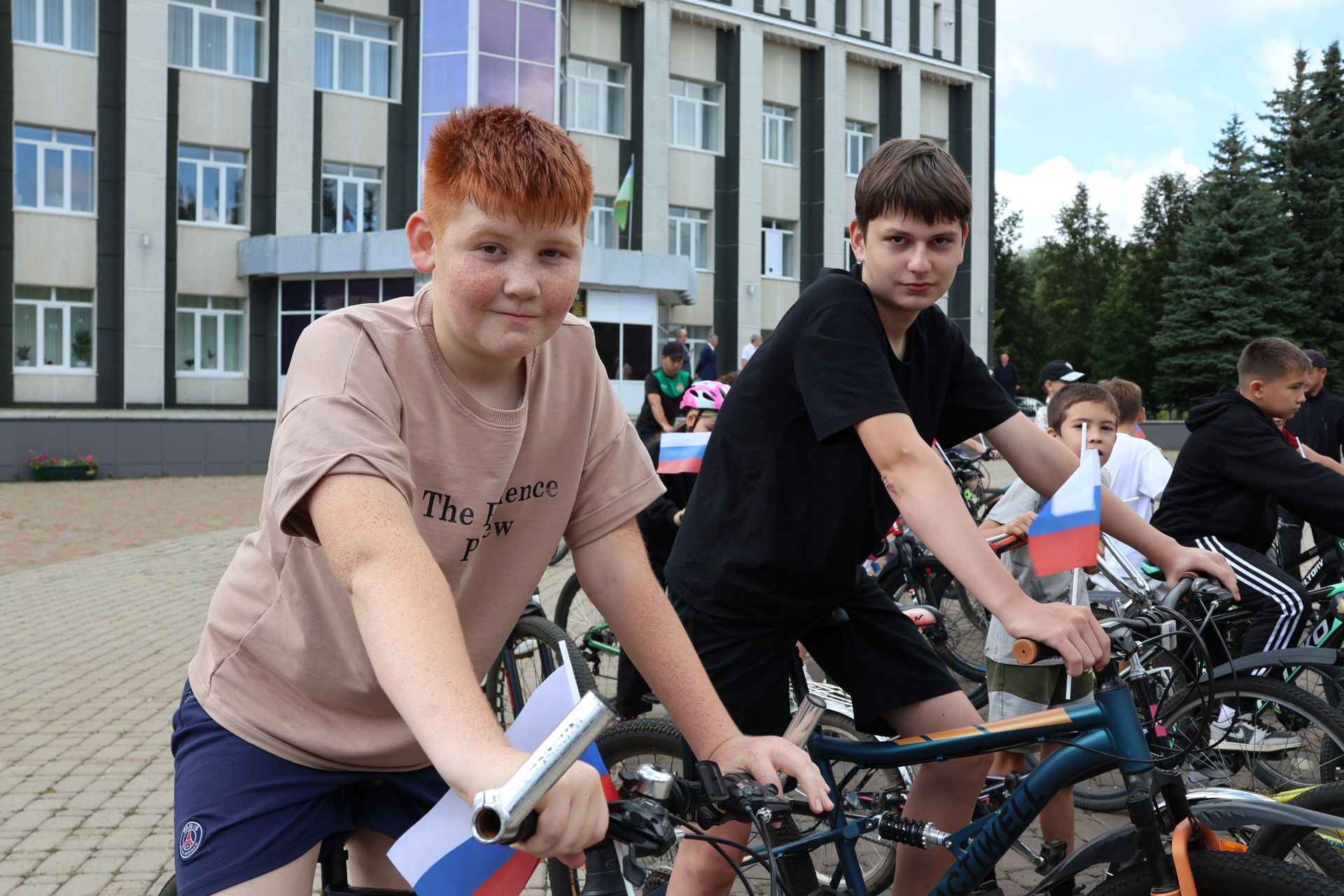 Россия флагы астында – бердәм без: Актанышта бәйрәм велойөреше
