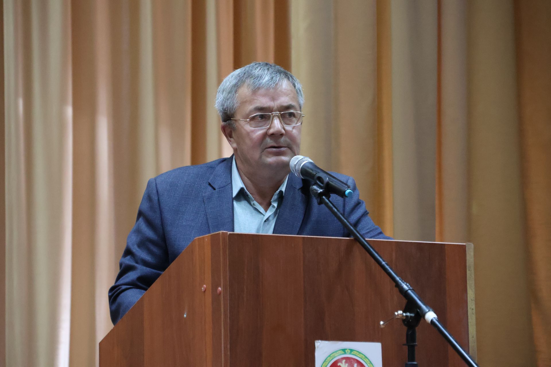 Халык юл, мәчет ачу һәм йөк машиналарын авыл аша йөртмәү мәсьәләләрен күтәрде