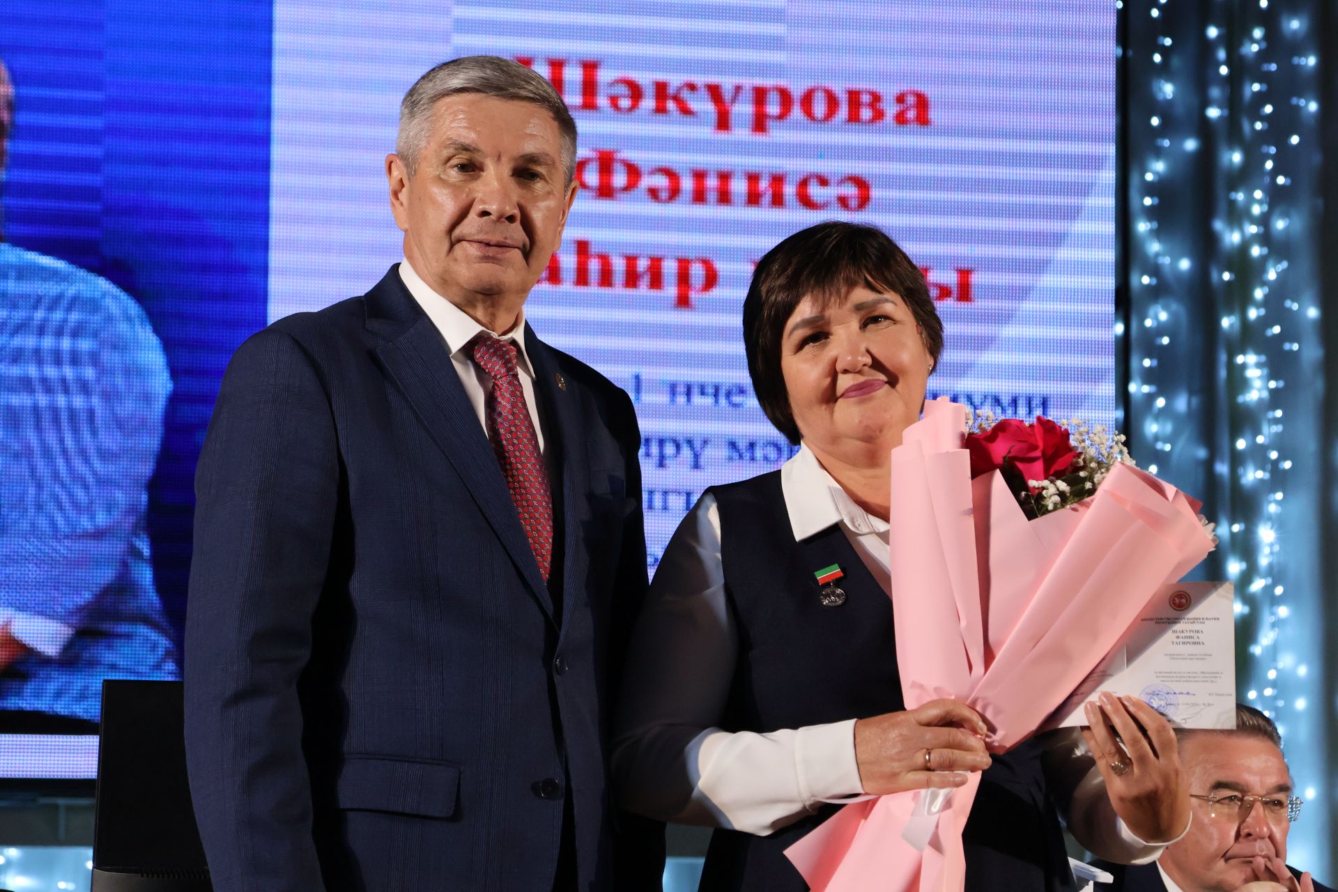 50дән артык мәгариф хезмәткәре лаеклы бүләкләрен алды
