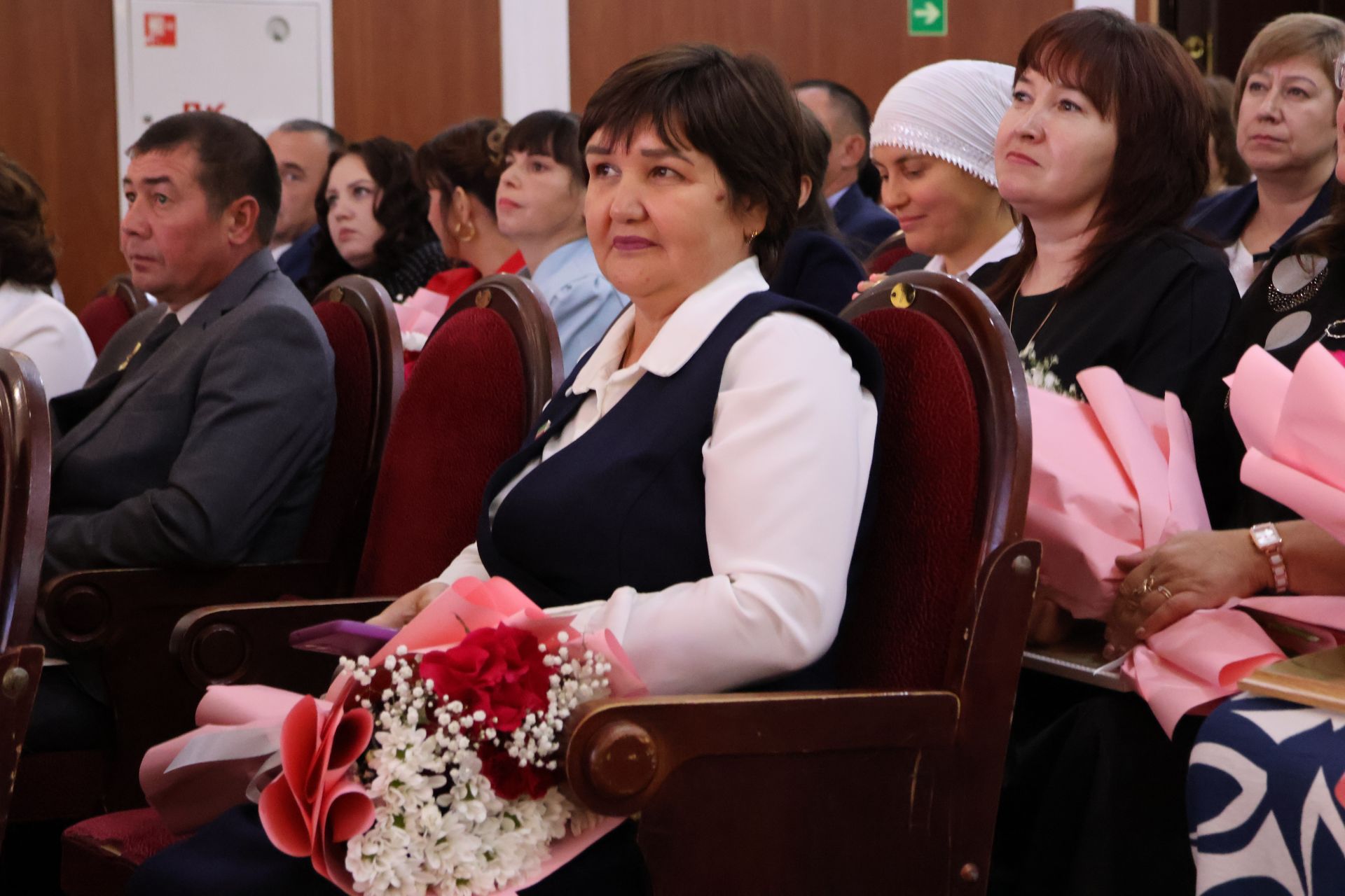 50дән артык мәгариф хезмәткәре лаеклы бүләкләрен алды