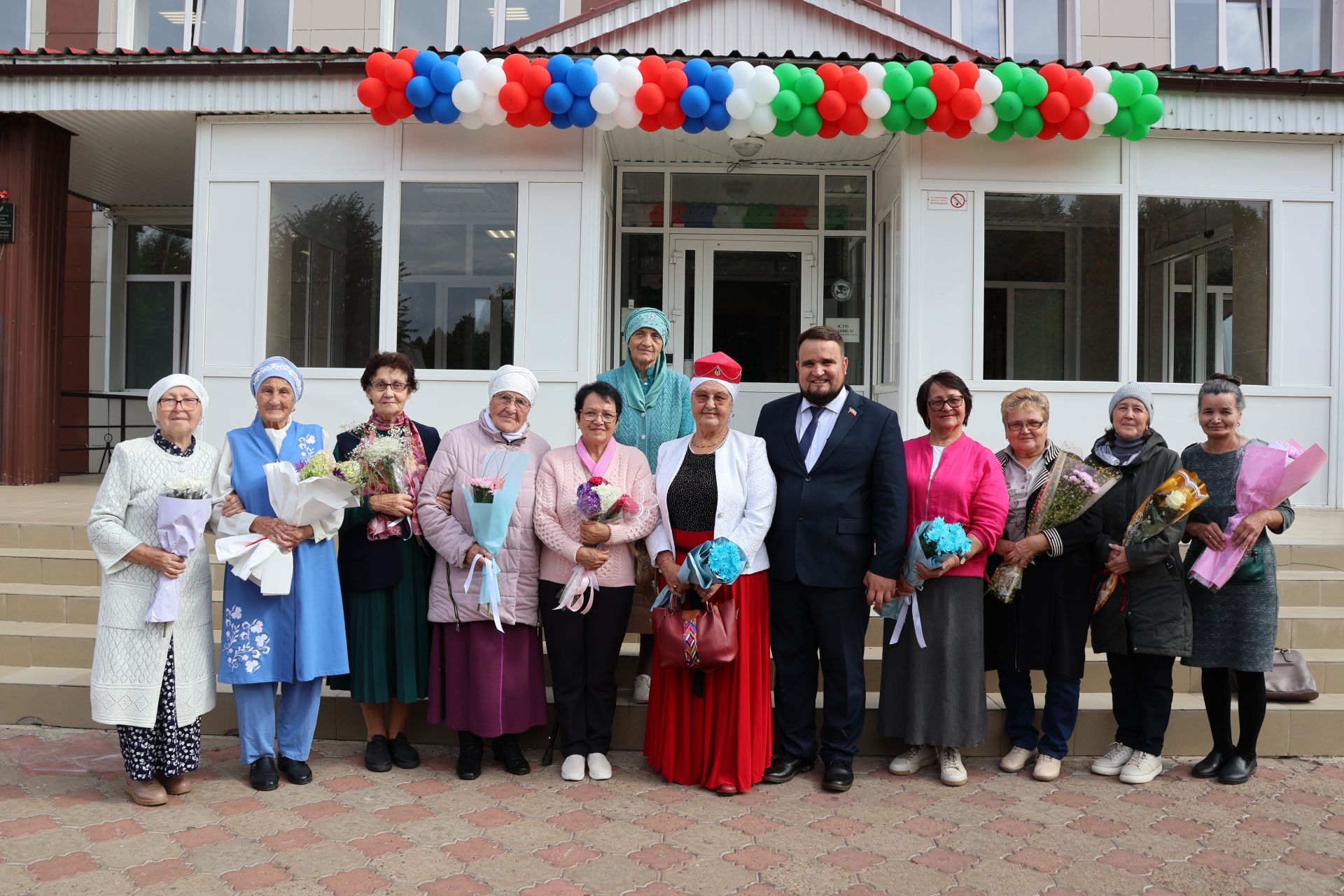 115 еллык тарихы булган Актанышның 1 нче санлы мәктәбендә беренче кыңгырау чыңлады