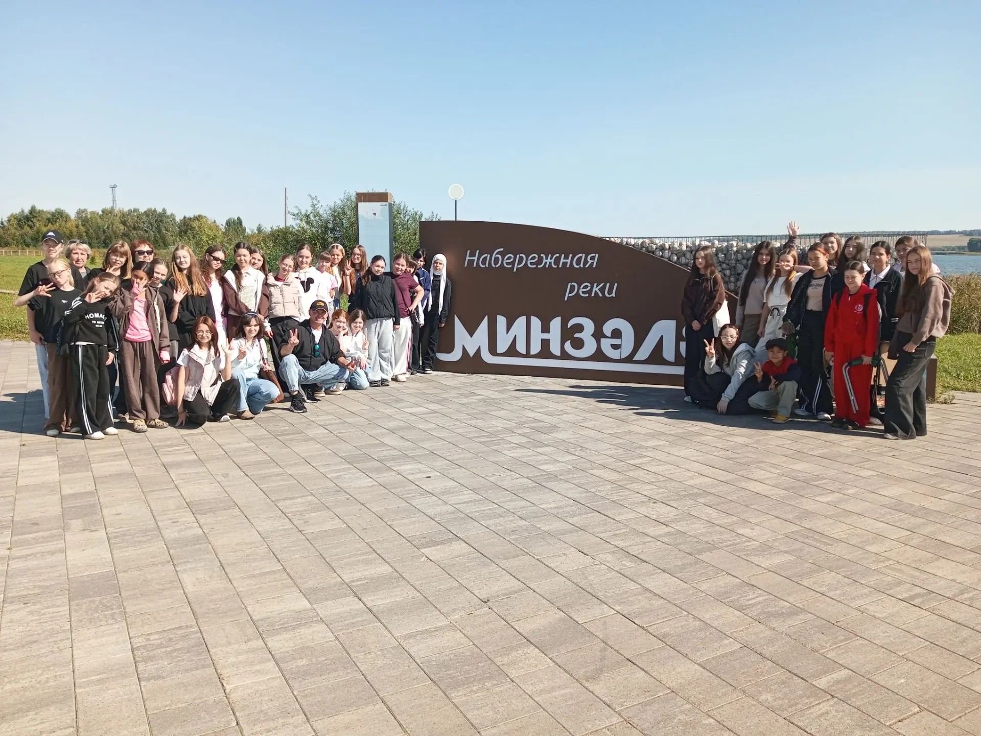 Актаныш сәнгать мәктәбе укучылары Минзәләдә пленэрда булды