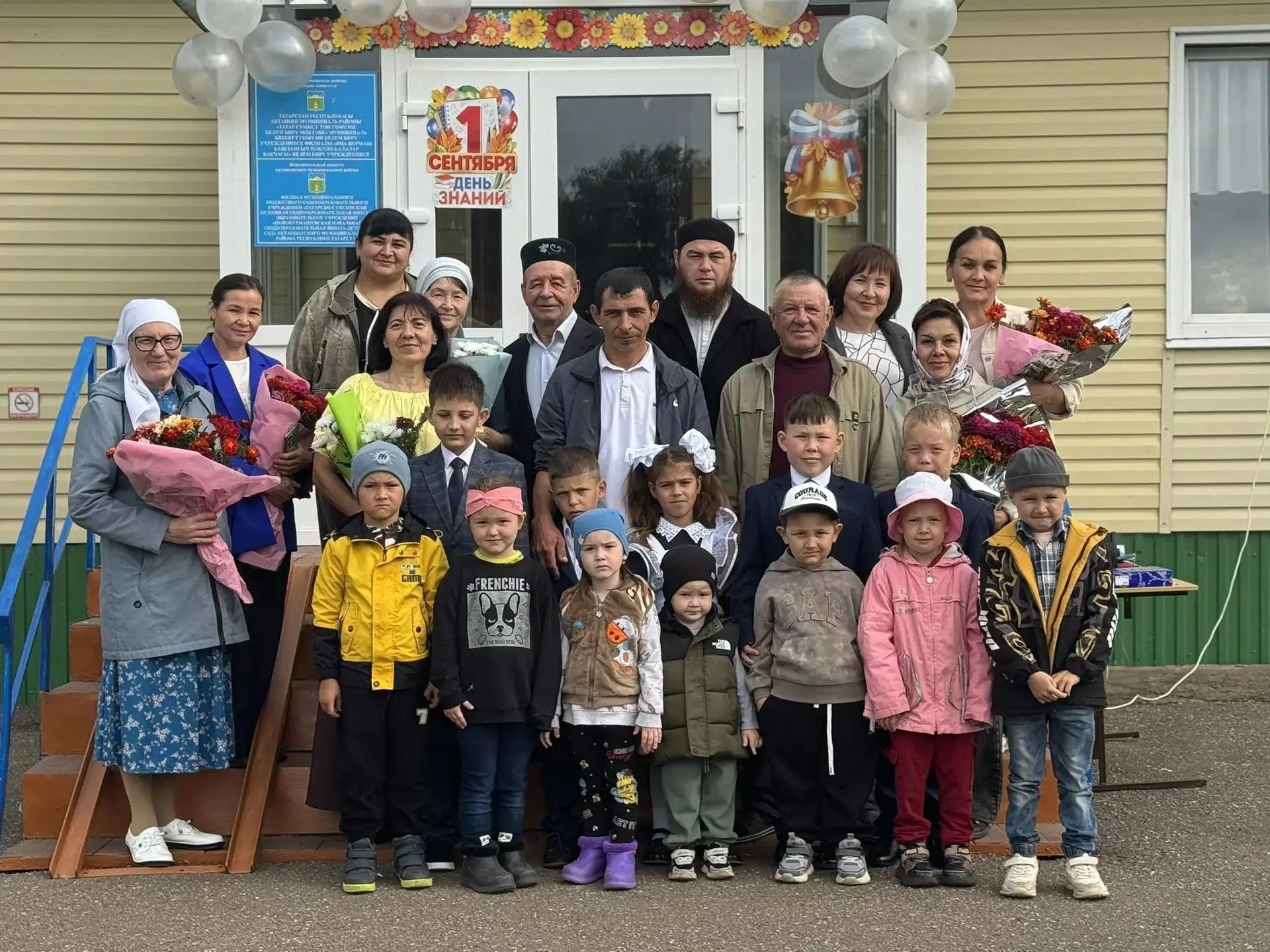 «Мәктәпкә әзерләнергә булыш»: Яңа Кормаш балалары бүләкләр алды