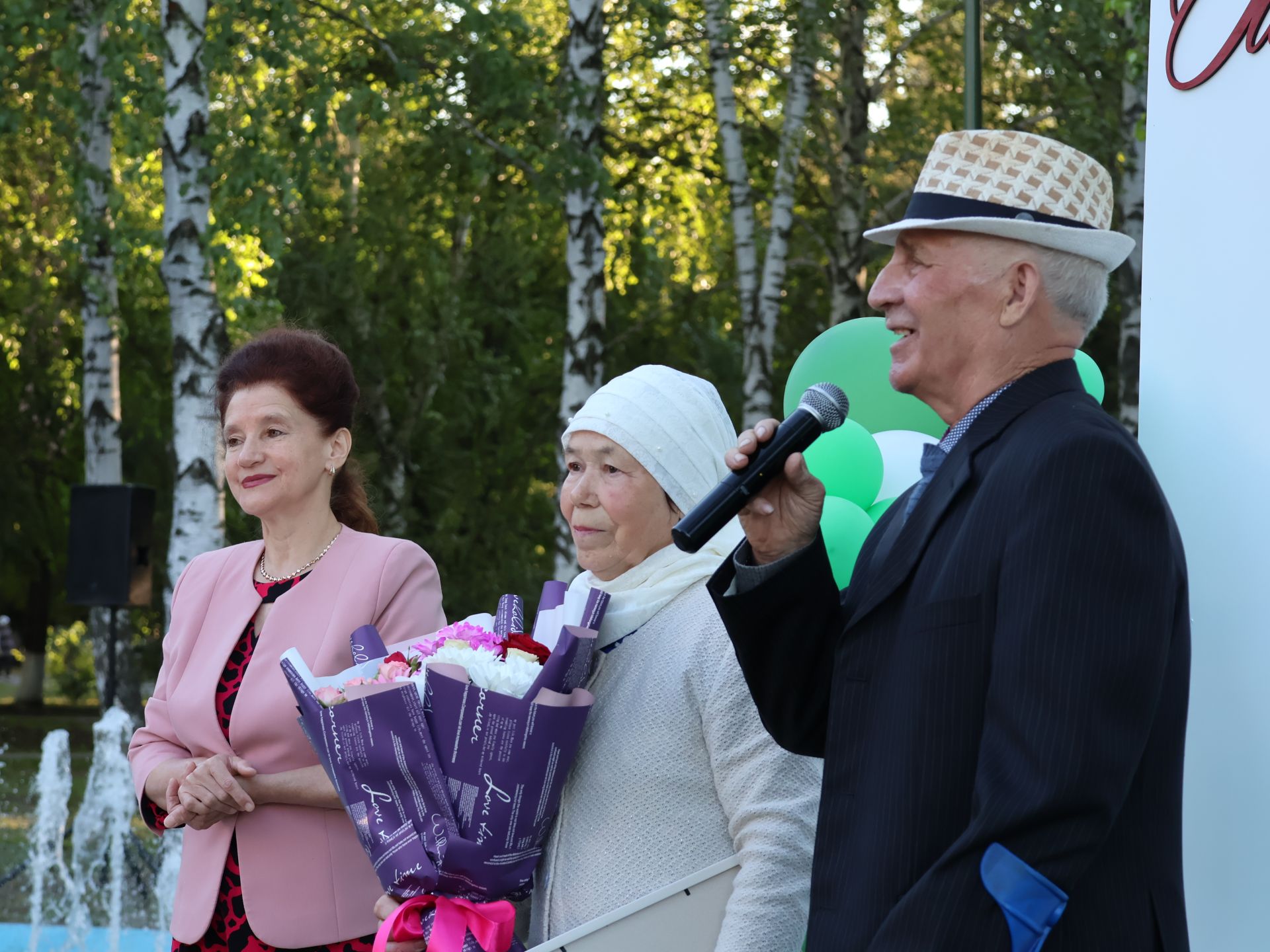 Без әле дә бергә, без әле дә матур:  Актанышта Гаилә, мәхәббәт һәм тугрылык көнендә үрнәк парларны хөрмәтләделәр