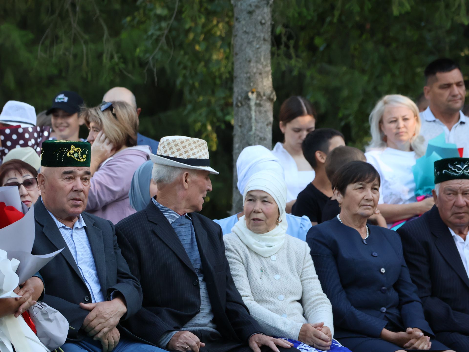 Без әле дә бергә, без әле дә матур:  Актанышта Гаилә, мәхәббәт һәм тугрылык көнендә үрнәк парларны хөрмәтләделәр