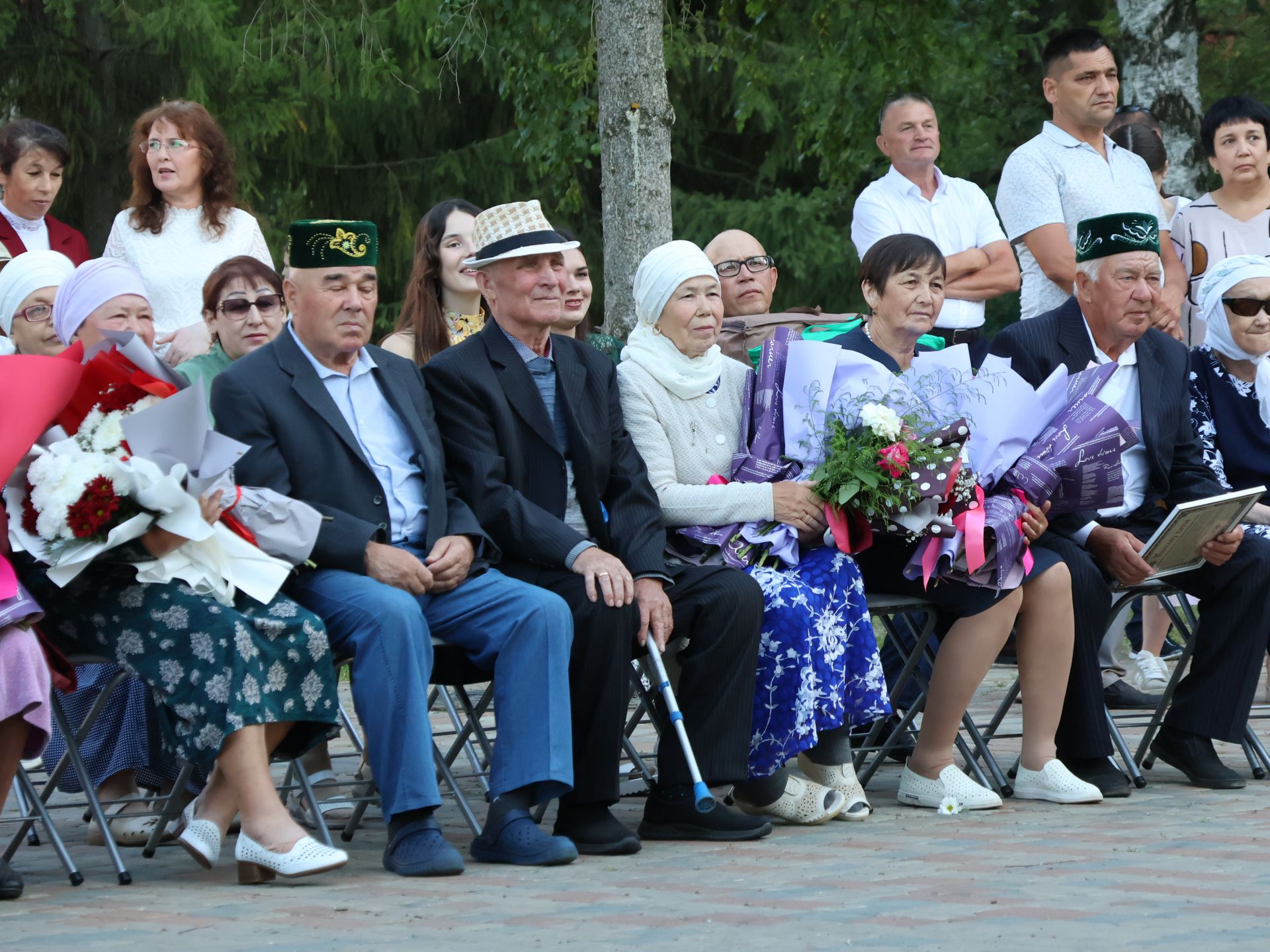 Без әле дә бергә, без әле дә матур:  Актанышта Гаилә, мәхәббәт һәм тугрылык көнендә үрнәк парларны хөрмәтләделәр