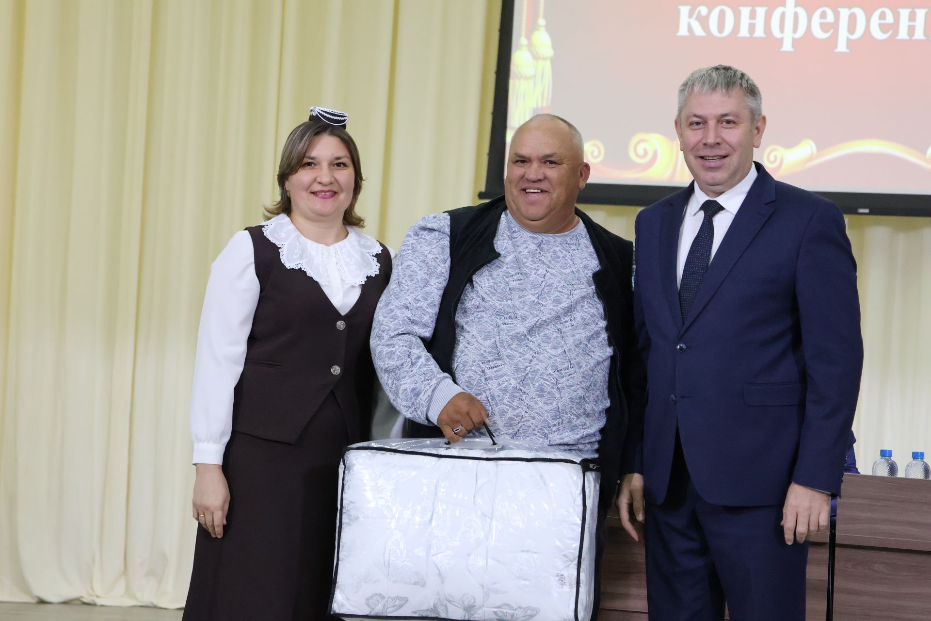 Яңа Әлемдә мәдәният хезмәткәрләре конференциясеннән фоторепортаж