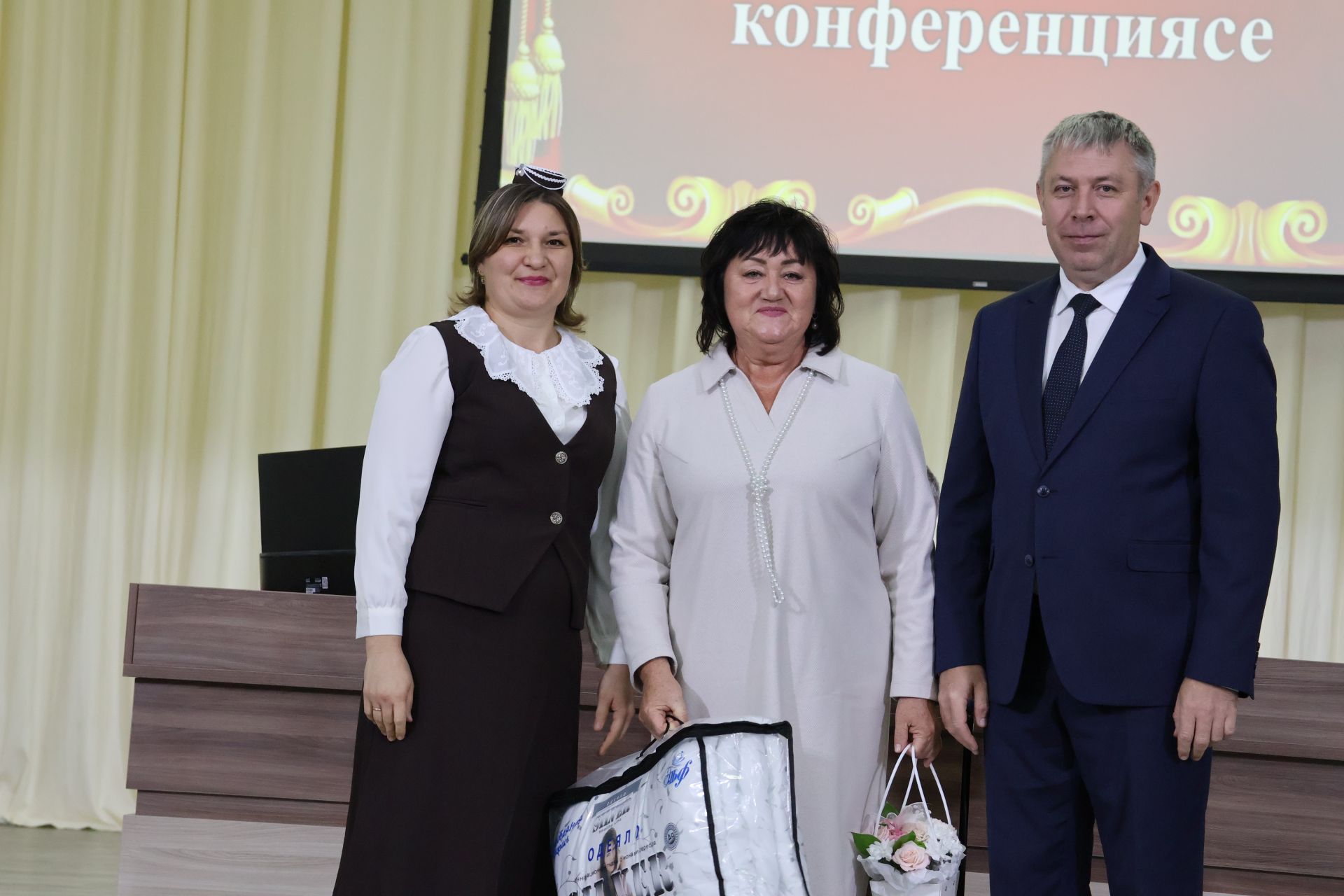 Яңа Әлемдә мәдәният хезмәткәрләре конференциясеннән фоторепортаж