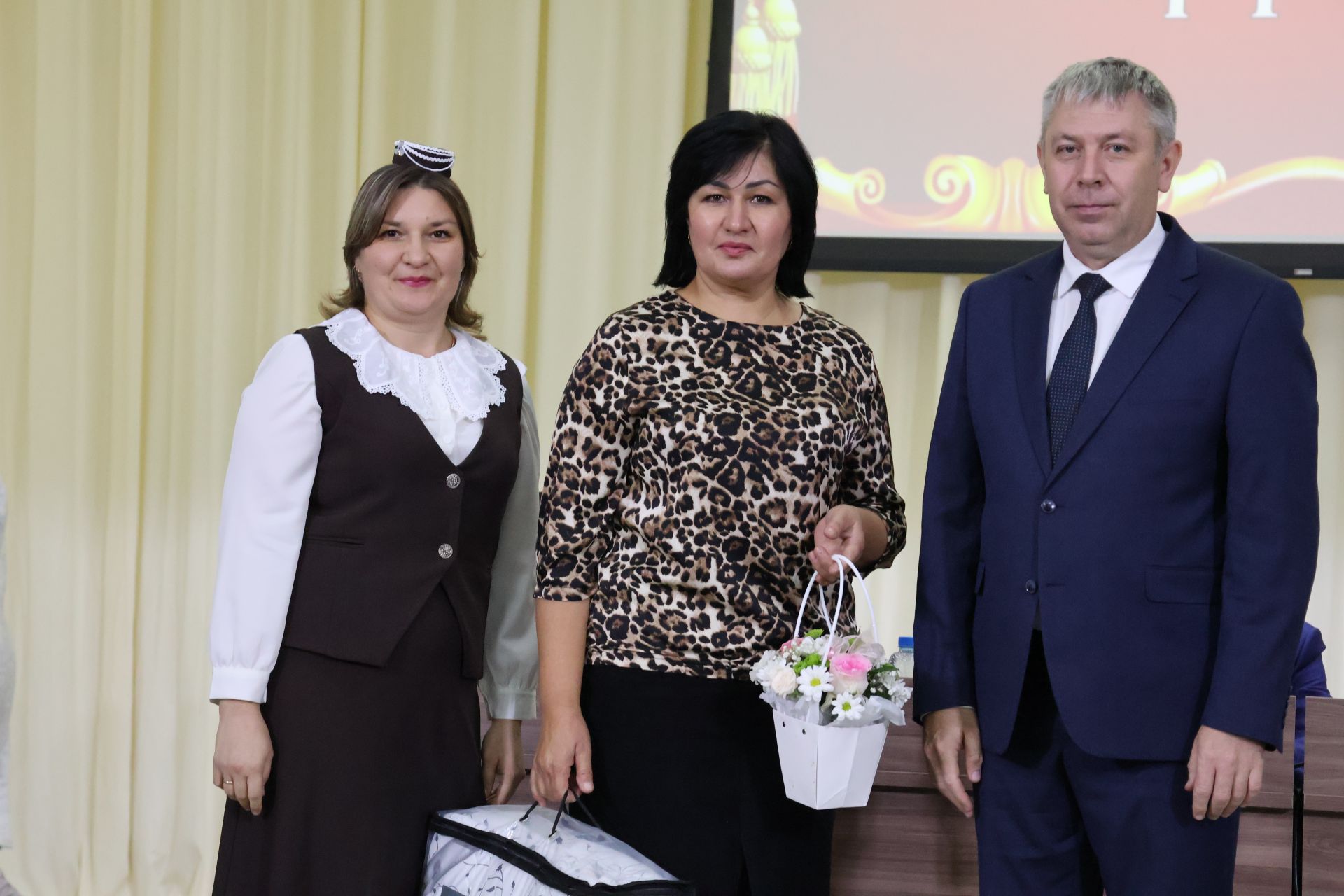 Яңа Әлемдә мәдәният хезмәткәрләре конференциясеннән фоторепортаж