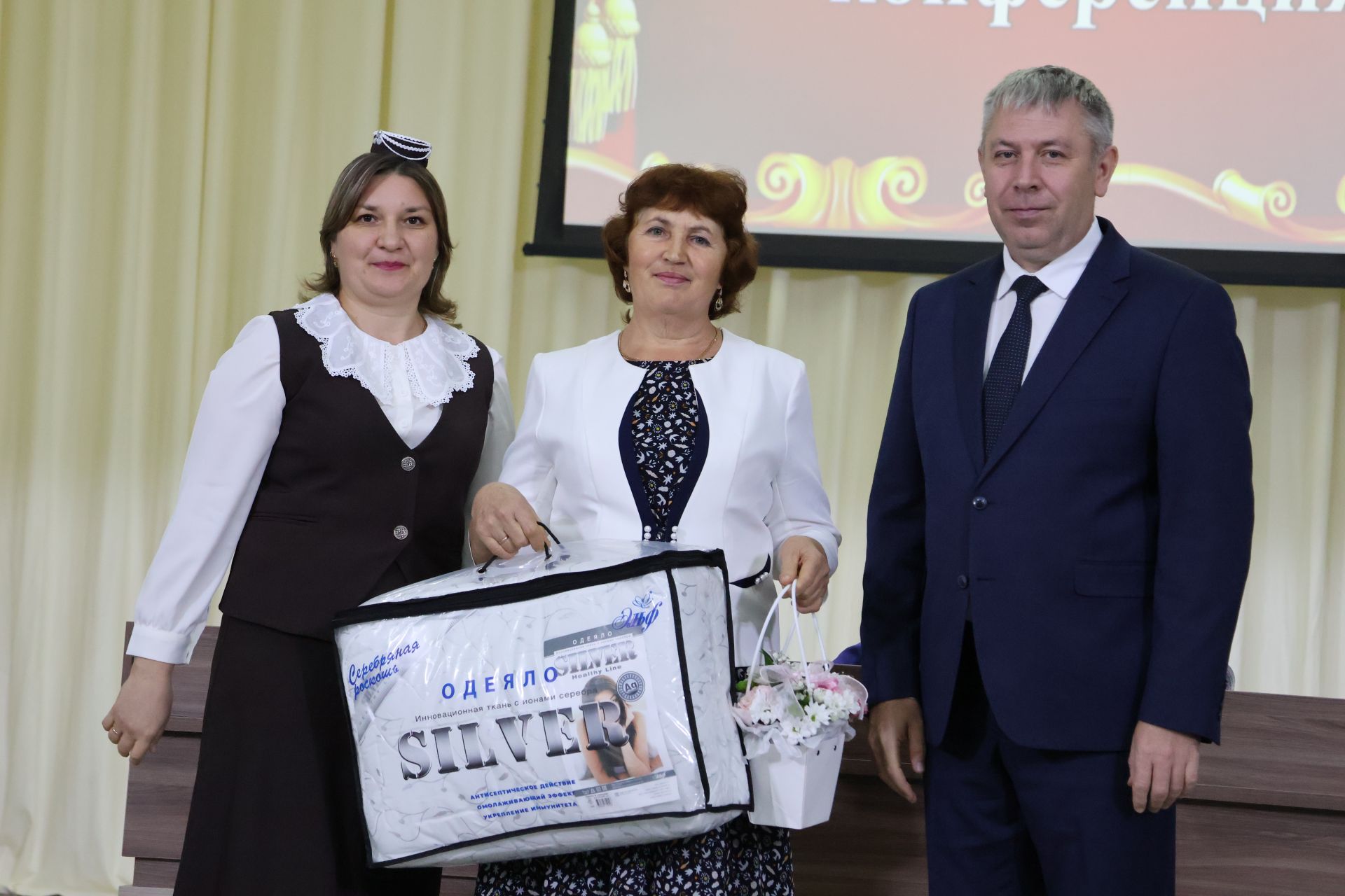 Яңа Әлемдә мәдәният хезмәткәрләре конференциясеннән фоторепортаж