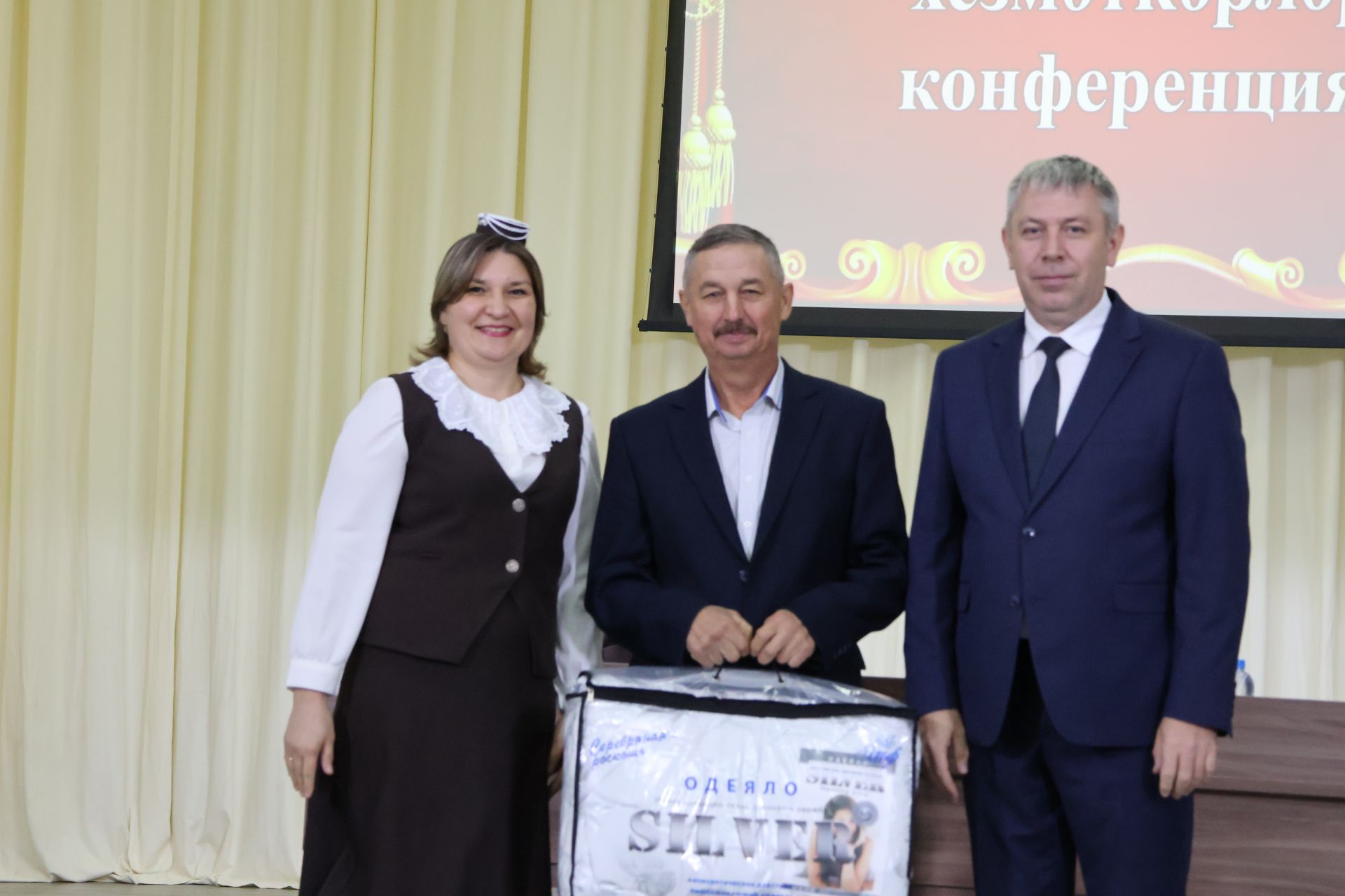 Яңа Әлемдә мәдәният хезмәткәрләре конференциясеннән фоторепортаж