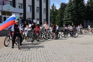 Россия флагы астында – бердәм без: Актанышта бәйрәм велойөреше