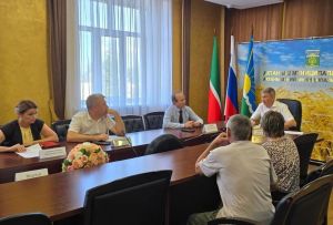 Бергә, аңлашып эшләгәндә чишелеш табарга була