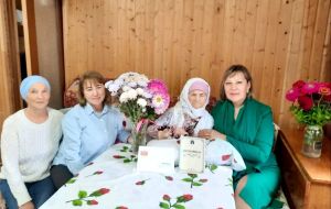 Бибиданә әби Гайнетдиновага — 99 яшь