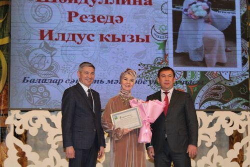 Без кабызган утлар якты янар хезмәт илендә: Алдынгылар җыеныннан безнең репортаж