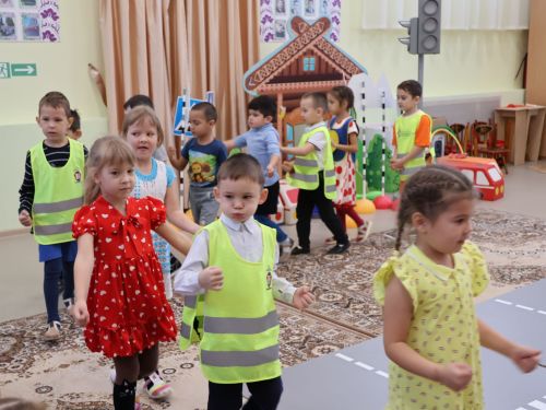 Юлда йөрсәң бул өлгер- юл кагыйдәләрен нык бел!