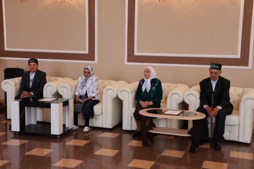 ПАР КАНАТЛАРЫ ТАЛМАСЫН: Саф мәхәббәт, бәхет эчендә