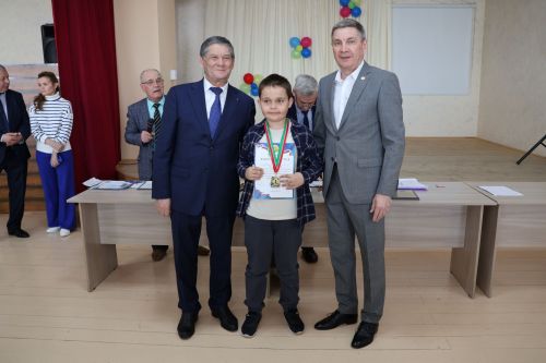 Наил Мөхәммәтҗанов истәлегенә оештырылган шахмат ярышында Актанышның ике командасы беренче урынны яулады (фоторепортаж)