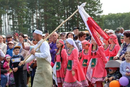 Россия көнендә Яңа Әлем сабан туен бәйрәм итә