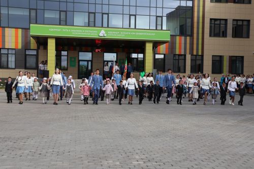 Сәләтле балалар өчен гуманитар гимназия-интернатның Белем бәйрәменнән безнең фоторепортаж