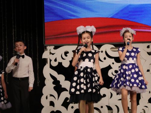 Район мәктәпләре укучылары «Без-бергә!» хәйрия концертының бизәге булдылар (фото, видео)