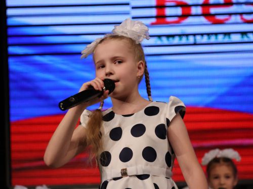 Район мәктәпләре укучылары «Без-бергә!» хәйрия концертының бизәге булдылар (фото, видео)