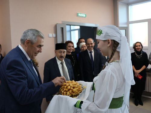 Актанышның беренче мәктәбендә якташыбыз, тарихчы- язучы Вахит Имамовка багышланган методик кабинет ачылды