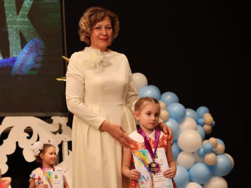 Балалар бакчалары арасында узган «Йолдызлык 2024» фестиваленнән фотолар.