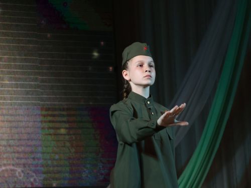 Сәнгатьтә без- бер гаилә: Балалар сәнгать мәктәбенең иҗат концертыннан безнең репортаж