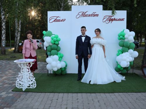 Без әле дә бергә, без әле дә матур: Бүген Актанышта Гаилә, мәхәббәт һәм тугрылык көнендә үрнәк парларны хөрмәтләделәр
