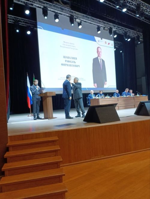 Якташыбыз, РКБ баш табибы Рафаэль Шәвәлиев «Татарстан Республикасы алдындагы казанышлары өчен» ордены медале белән бүләкләнде