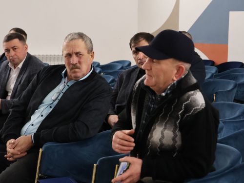 Актаныш районы башлыгы Ленар Зарипов махсус хәрби операциядәге якташларыбызның гаиләләре белән очрашты