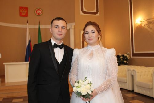 Бүген махсус хәрби операциядә катнашучы якташыбыз сөеклесе белән гаилә корды