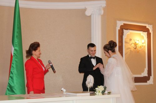 Бүген махсус хәрби операциядә катнашучы якташыбыз сөеклесе белән гаилә корды