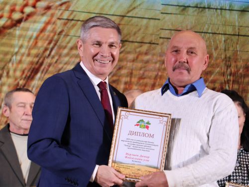 Безнең фоторепортаж: Алдынгылар слеты-2025