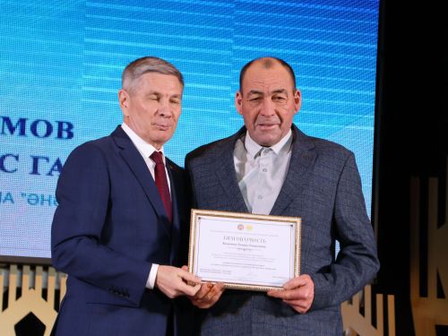 Безнең фоторепортаж: Алдынгылар слеты-2025
