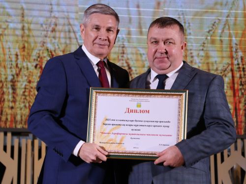 Безнең фоторепортаж: Алдынгылар слеты-2025