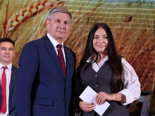 Безнең фоторепортаж: Алдынгылар слеты-2025