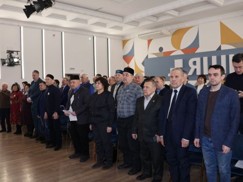 Актанышта туган якны өйрәнүчеләр фикер алыша