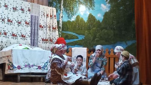 Табанлыкүл авылының үзешчән театр коллективы «Онытырга хакыбыз юк!» драмасын сәхнәләштерде