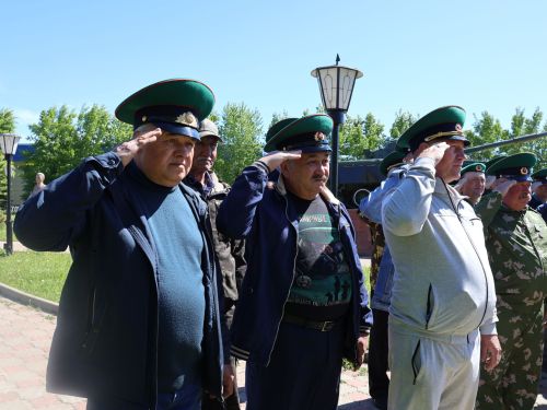 Чик сакчылары көне белән!