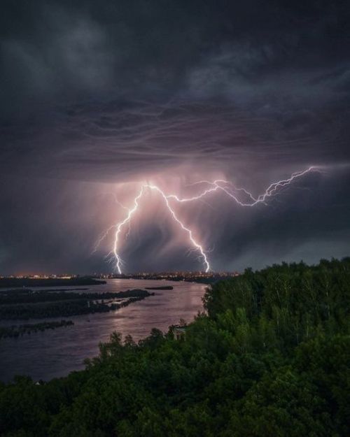 Иртәгә көчле җил һәм яшен булачак