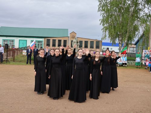 Бүген Такталачык халкы Бөек Җиңү алып килгән 400 батырын искә алды