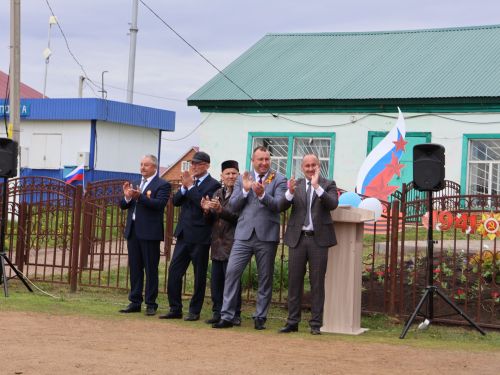Бүген Такталачык халкы Бөек Җиңү алып килгән 400 батырын искә алды