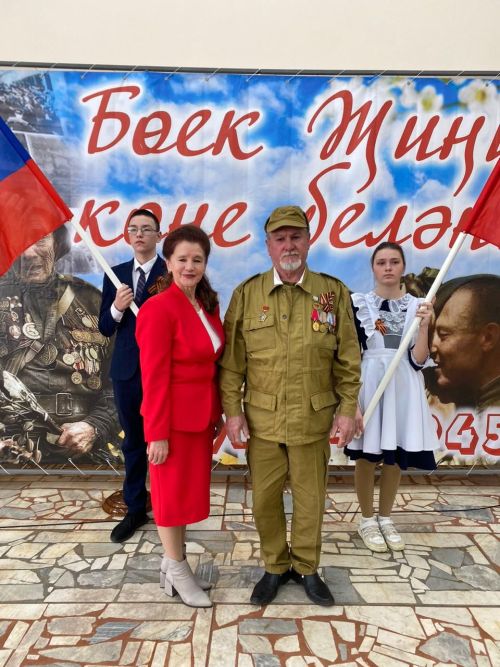 Иске Богады авылында Бөек Җиңү бәйрәмендә махсус хәрби операция батырларына багышлап Хәтер тактасы ачылды