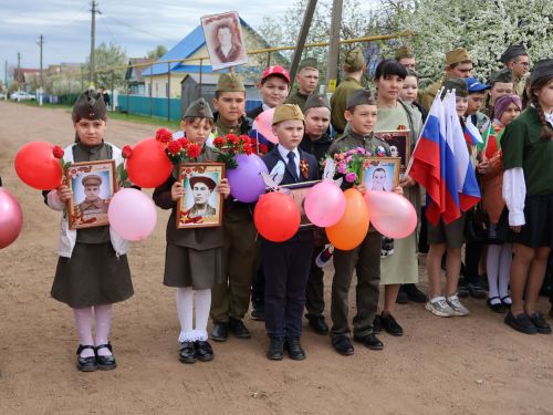 Бүген Такталачык халкы Бөек Җиңү алып килгән 400 батырын искә алды